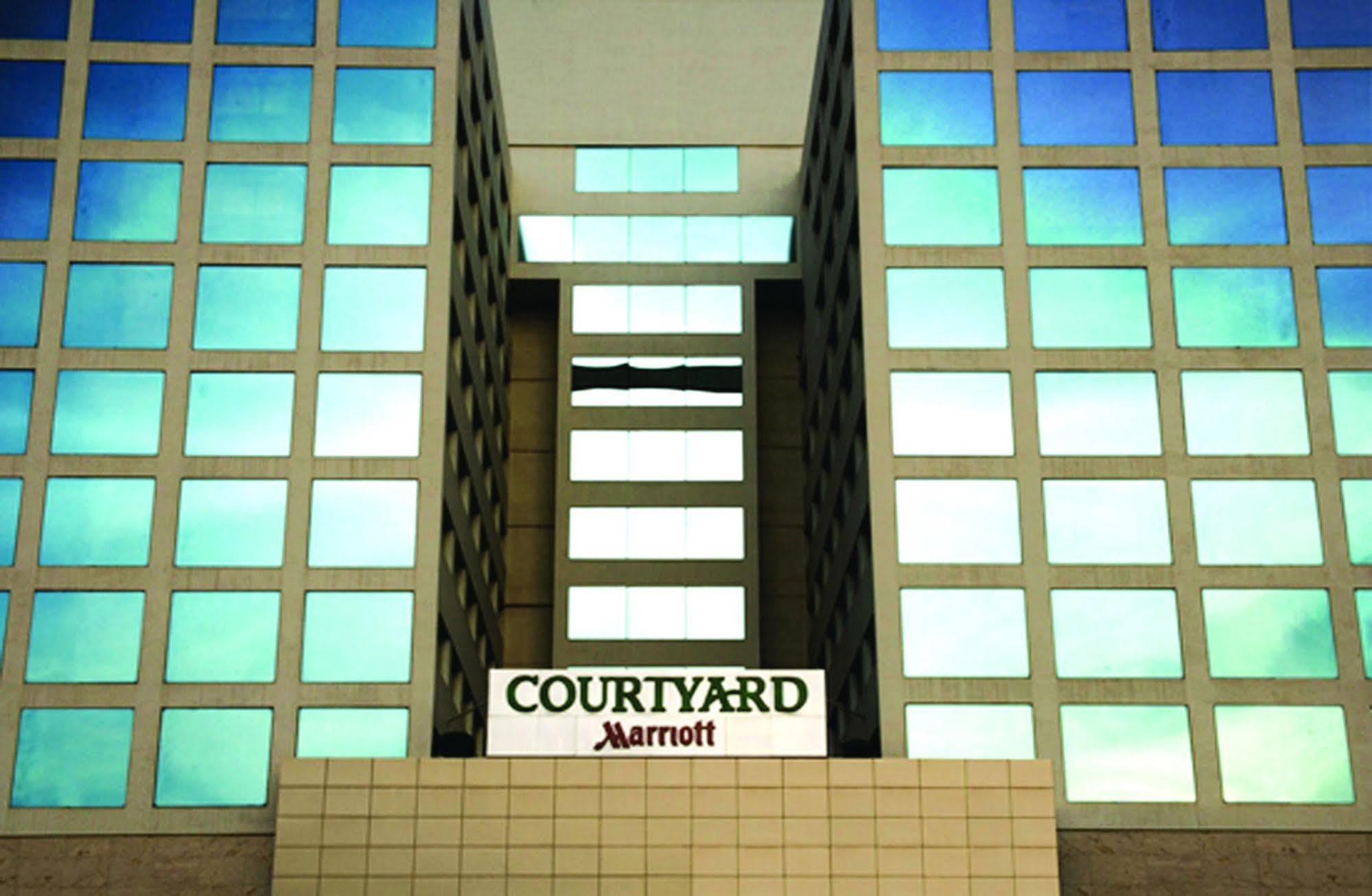 Courtyard By Marriott Chennai Hotel Exterior foto